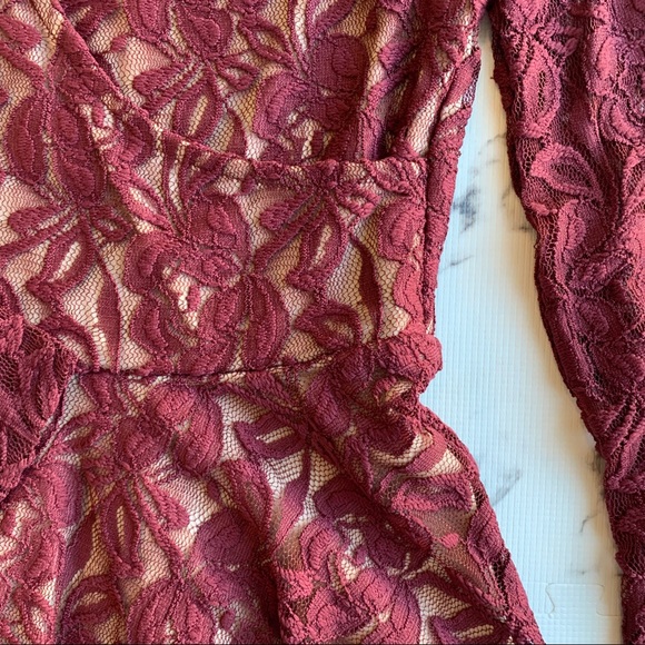 Love, Fire Keyhole floral lace top - Picture 2 of 5